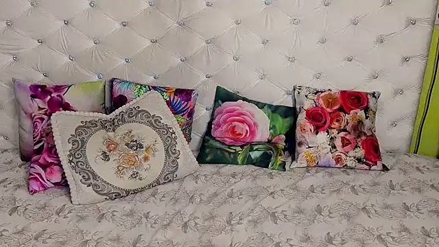 DoraMay online show from November 2025 07:35:01 PM