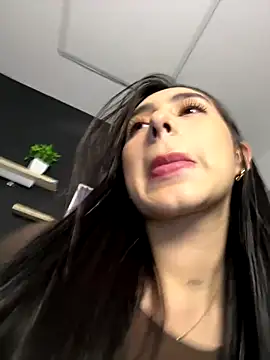 isabella jade online show from November 2025 01:04:02 AM