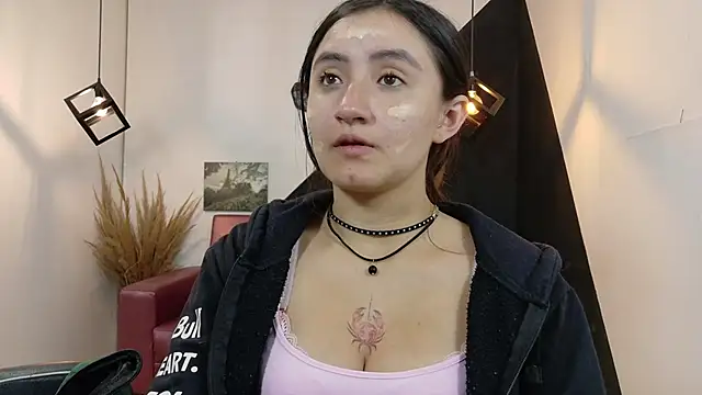 Snapshot of Perla_Campbell chatting on November 2025 07:26:02 PM Perla Campbell online show from November 2025 07:26:02 PM