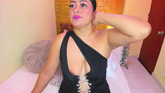 Julia Haye online show from July 2026 03:52:02 AM