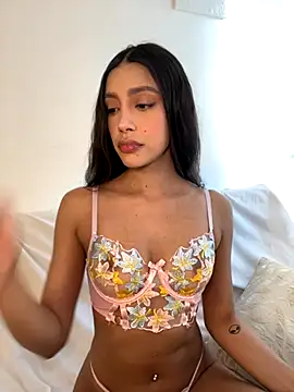 Snapshot of SelenaStone chatting on September 2025 09:37:01 PM SelenaStone online show from September 2025 09:37:01 PM