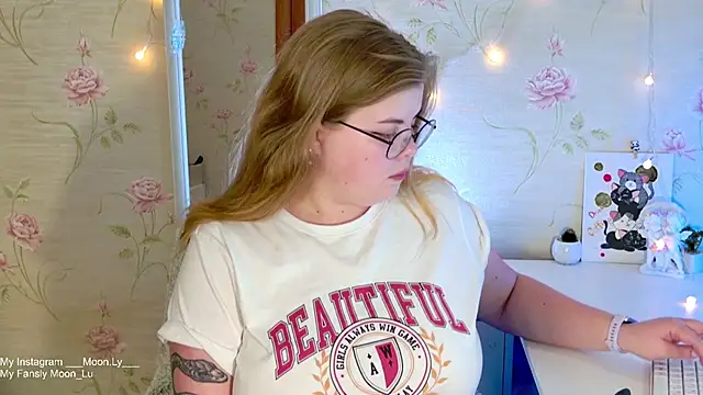 sinnamon  online show from November 2025 03:11:01 PM