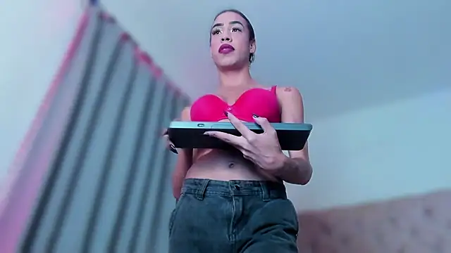 Snapshot of KatalinaMillan chatting on March 2026 05:31:02 AM KatalinaMillan online show from March 2026 05:31:02 AM