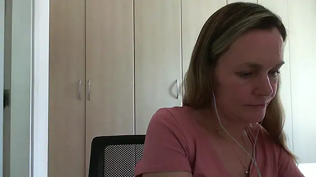 Annylove1 online show from February 2025 03:19:01 PM