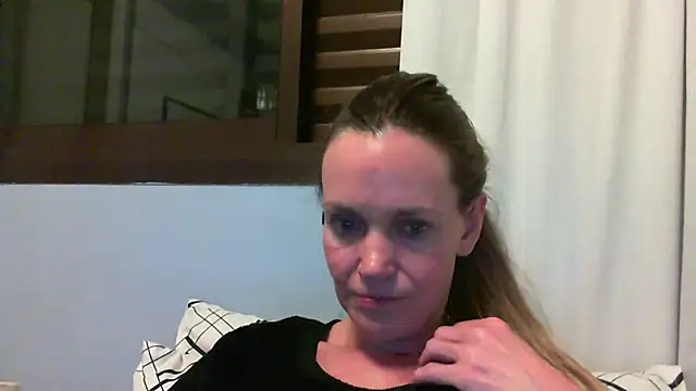 Annylove1 online show from September 2025 12:11:02 AM