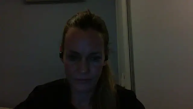 Annylove1 online show from October 2025 10:52:02 PM