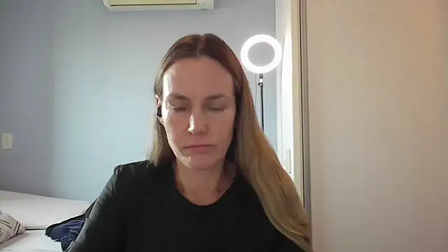 Annylove1 online show from November 2025 10:47:02 AM