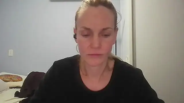 Annylove1 online show from June 2026 12:23:02 AM