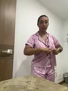 Hannahoff online show from January 2025 04:15:01 PM