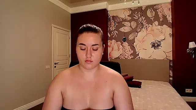 Snapshot of Roxie_Bradley chatting on October 2025 05:48:02 AM Roxie Bradley online show from October 2025 05:48:02 AM