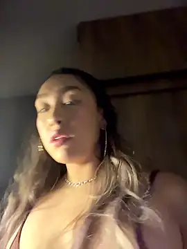 Snapshot of Im_sophiie chatting on December 2025 06:53:02 AM Im sophiie online show from December 2025 06:53:02 AM