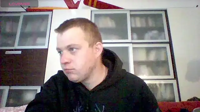 Matttthees online show from November 2025 03:58:01 PM