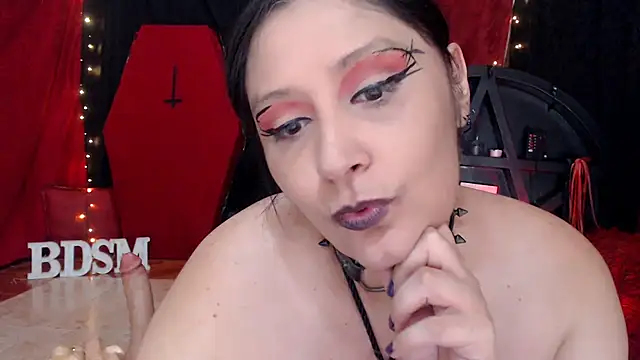 Snapshot of MonetKitty chatting on May 2026 07:31:02 PM MonetKitty online show from May 2026 07:31:02 PM