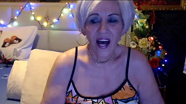 Snapshot of HappyWomanOn chatting on January 2025 07:23:01 PM HappyWomanOn online show from January 2025 07:23:01 PM
