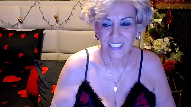 Snapshot of HappyWomanOn chatting on January 2025 10:16:02 AM HappyWomanOn online show from January 2025 10:16:02 AM