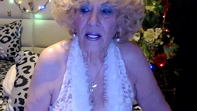 HappyWomanOn online show from April 2026 08:57:02 AM