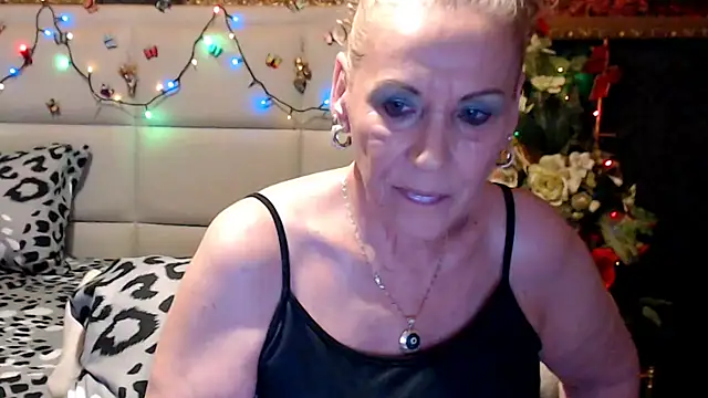 Snapshot of HappyWomanOn chatting on July 2026 08:50:01 AM HappyWomanOn online show from July 2026 08:50:01 AM