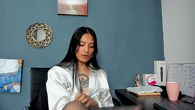 Snapshot of nia__white chatting on December 2024 04:54:01 PM nia white online show from December 2024 04:54:01 PM