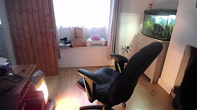 Snapshot of rob2810 chatting on October 2025 07:53:02 AM rob2810 online show from October 2025 07:53:02 AM