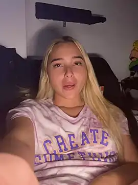 Snapshot of Irisweet_ chatting on December 2024 07:18:01 AM Irisweet online show from December 2024 07:18:01 AM