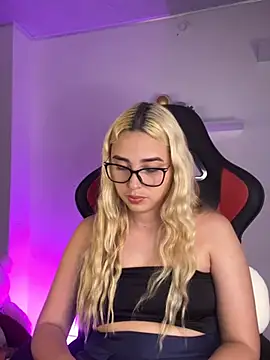 Snapshot of Irisweet_ chatting on January 2025 10:51:02 PM Irisweet online show from January 2025 10:51:02 PM