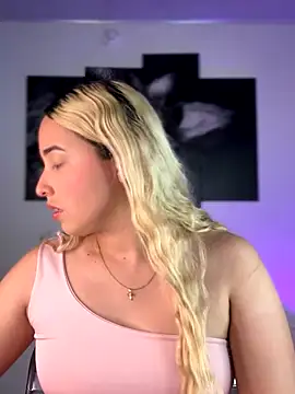 Snapshot of Irisweet_ chatting on September 2025 06:11:02 PM Irisweet online show from September 2025 06:11:02 PM