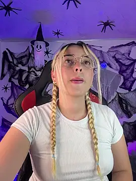 Snapshot of Irisweet_ chatting on October 2025 11:31:01 PM Irisweet online show from October 2025 11:31:01 PM