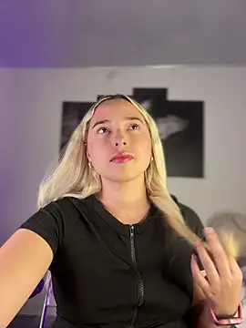 Snapshot of Irisweet_ chatting on November 2025 09:38:02 PM Irisweet online show from November 2025 09:38:02 PM