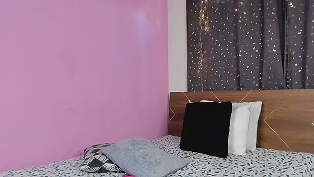 SaraVergara online show from March 2025 02:21:02 PM