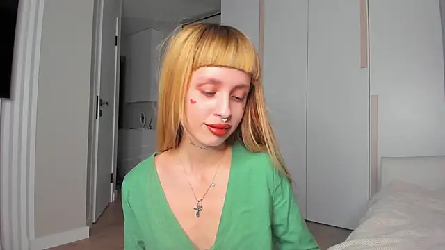 FlowerOfSin2001 online show from April 2026 01:27:02 PM