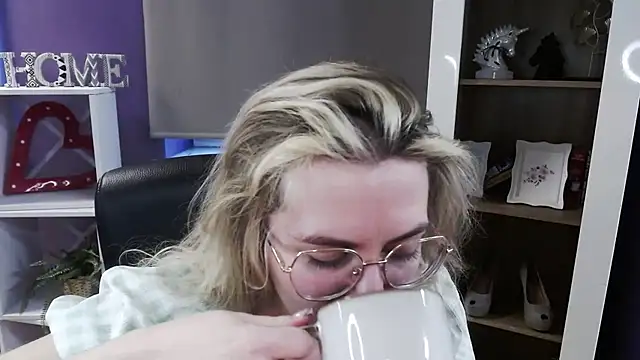 Zoey Erotic online show from March 2026 05:35:01 AM