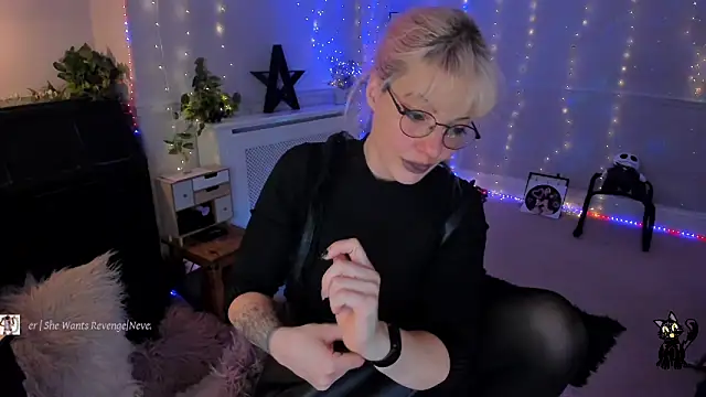 AliceW0lf online show from March 2025 08:54:01 PM