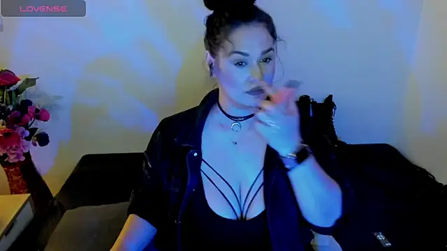 Laura sinner online show from June 2026 06:10:02 PM