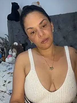 Snapshot of Kataliina chatting on November 2025 12:54:01 AM Kataliina online show from November 2025 12:54:01 AM