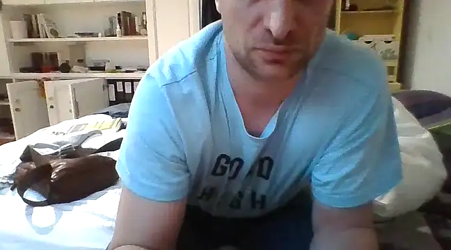 Snapshot of MmaxX004 chatting on February 2025 07:23:01 AM MmaxX004 online show from February 2025 07:23:01 AM