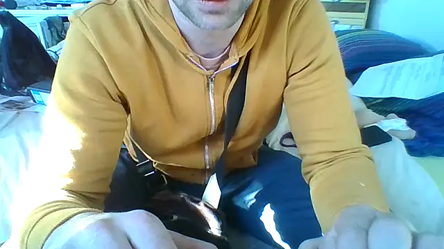 Snapshot of MmaxX004 chatting on March 2025 03:04:01 PM MmaxX004 online show from March 2025 03:04:01 PM