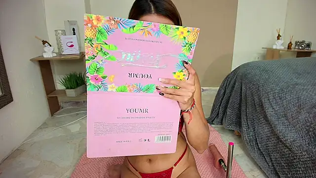 Snapshot of AnisiaFarina chatting on September 2025 11:33:02 AM AnisiaFarina online show from September 2025 11:33:02 AM