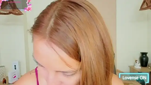 Snapshot of AnisiaFarina chatting on October 2025 11:22:02 AM AnisiaFarina online show from October 2025 11:22:02 AM