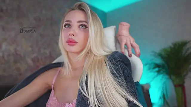 misstics  online show from October 2025 05:44:02 PM