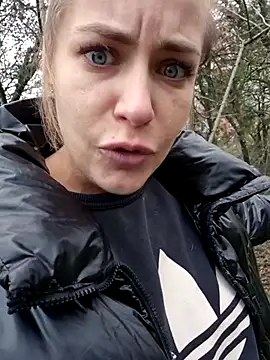 Keli Jessi online show from December 2025 01:09:02 PM