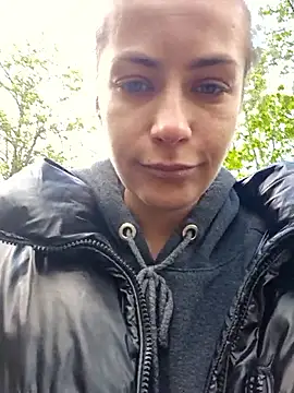 Keli Jessi online show from April 2026 01:06:02 PM