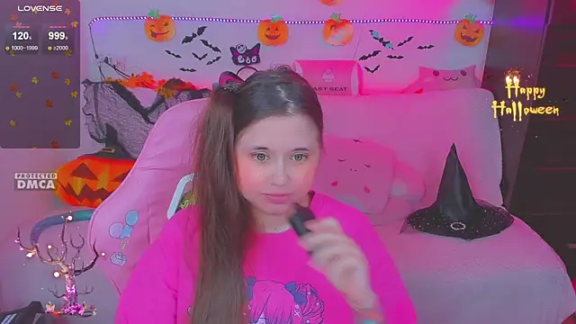 Lolisuccub online show from November 2025 05:00:02 PM