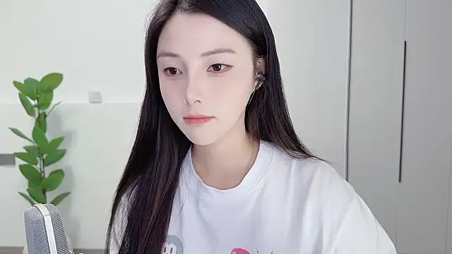 HaagenDazs  online show from October 2025 12:57:02 PM