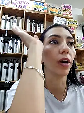 Snapshot of LunaZambrano chatting on February 2025 10:34:02 PM LunaZambrano online show from February 2025 10:34:02 PM