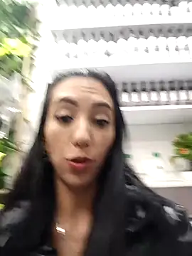 Snapshot of LunaZambrano chatting on February 2025 12:43:01 AM LunaZambrano online show from February 2025 12:43:01 AM