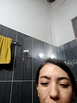 LunaZambrano online show from April 2026 03:45:02 AM