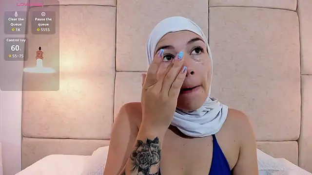 Snapshot of aisha_vs chatting on February 2026 12:04:02 PM aisha vs online show from February 2026 12:04:02 PM