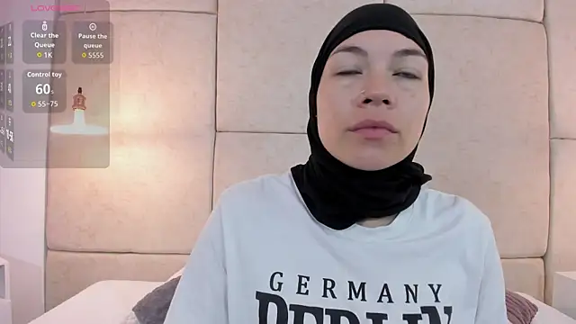 Snapshot of aisha_vs chatting on February 2026 12:41:02 PM aisha vs online show from February 2026 12:41:02 PM