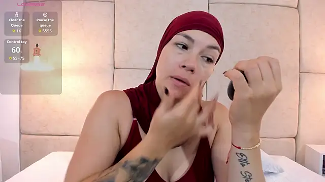 Snapshot of aisha_vs chatting on March 2026 12:21:01 PM aisha vs online show from March 2026 12:21:01 PM