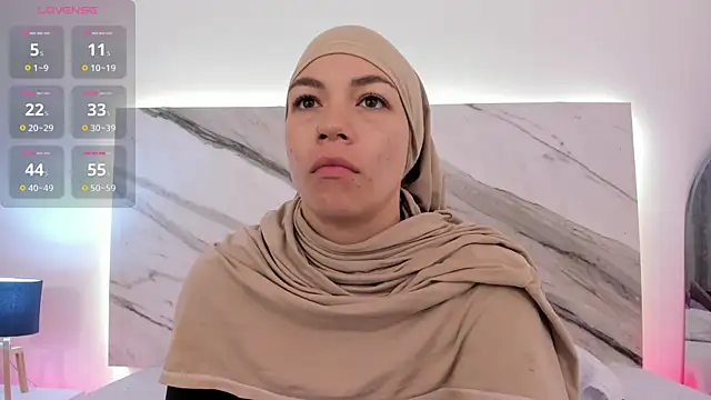 Snapshot of aisha_vs chatting on April 2026 12:28:01 PM aisha vs online show from April 2026 12:28:01 PM